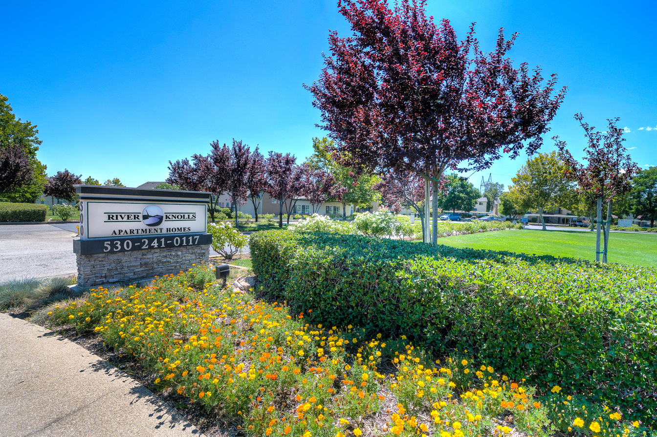 River Knolls Apartments in Redding, CA